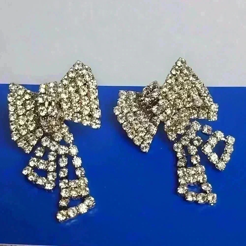 Silver tone clear rhinestones bow earrings - Picture 5 of 17